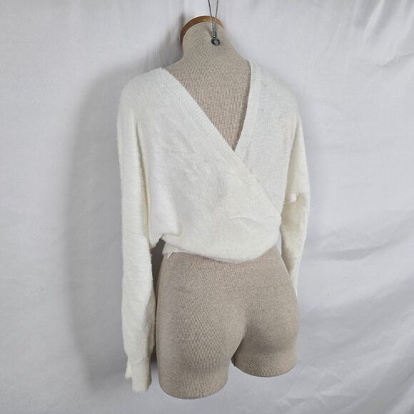 Shein Bae Blouse Women's S Off White Wrap Crossover Long Sleeve Soft Fuzzy NWT - Picture 9 of 11